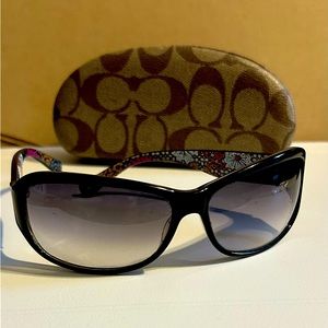 Coach sun glasses